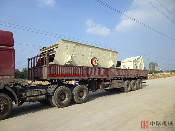 PE750X1060石料制砂生產(chǎn)線(xiàn)發(fā)貨現(xiàn)場(chǎng)
